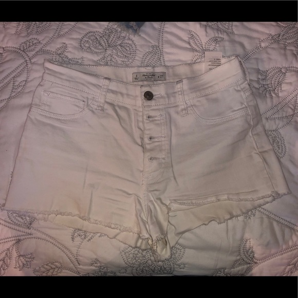 white jean shorts - Picture 1 of 4